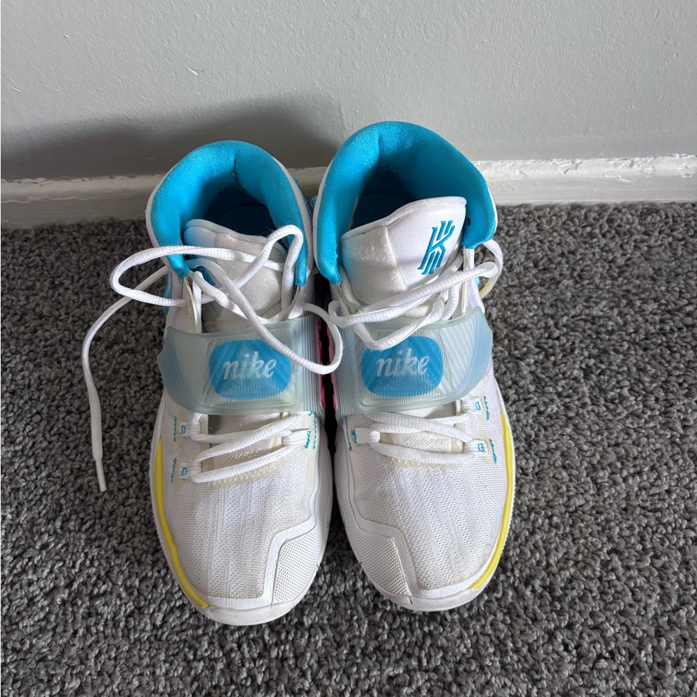 Nike youth 7 sneakers
